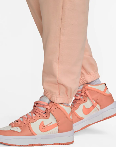 Różowe spodnie damskie Nike DV4864-800 2X Easy Joggers Plus Size