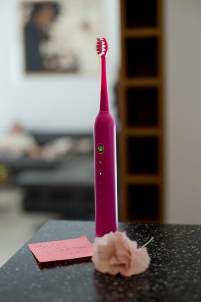 Szczoteczka Soniczna Futerał Końcówki Prezent USB Różowa                                                         Karlo Bella