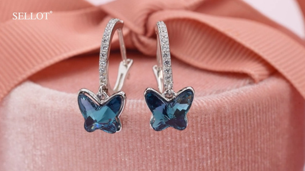 Srebrne Kolczyki Sellot Motylki z Niebieskimi Kryształkami