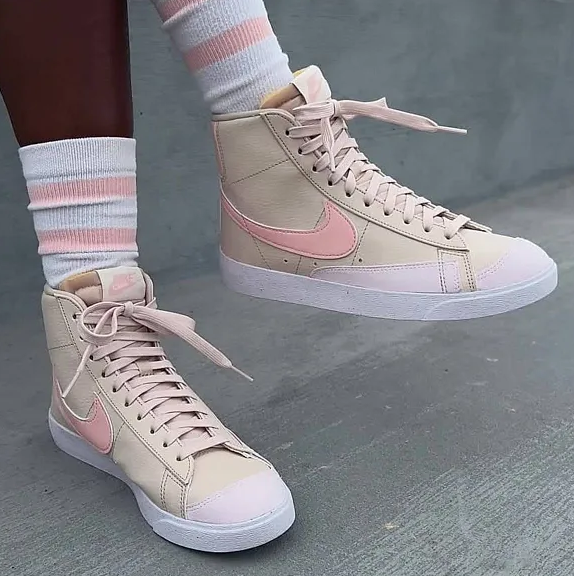 Beżowe Z Różowym Buty Nike Blazer Mid '77 FB0780-100 44,5 Damskie