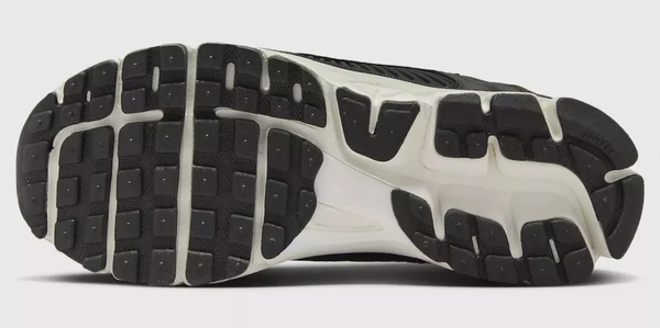 Czarne Buty Nike Air Zoom Vomero 5 FQ8898-325 45 Damskie