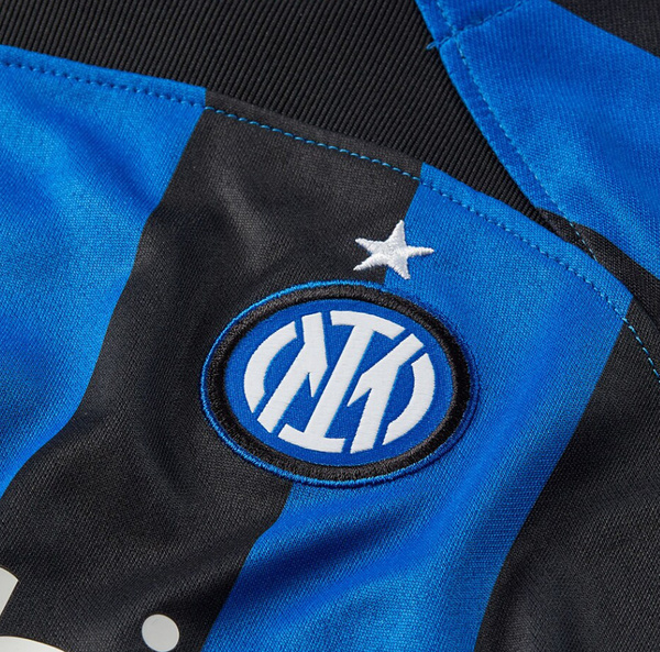 Dziecięcy Komplet Nike Inter Mediolan 2022/23 DJ7894412 L 116-122 cm