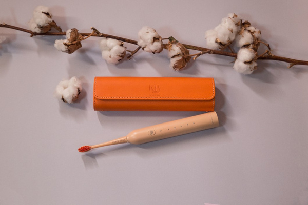 Szczoteczka Soniczna Futerał Końcówki Prezent USB Pomarańczowa Karlo Bella