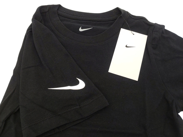 Czarna Koszulka Dziecięca Nike CZ0909010 z Logo na Rękawie XS