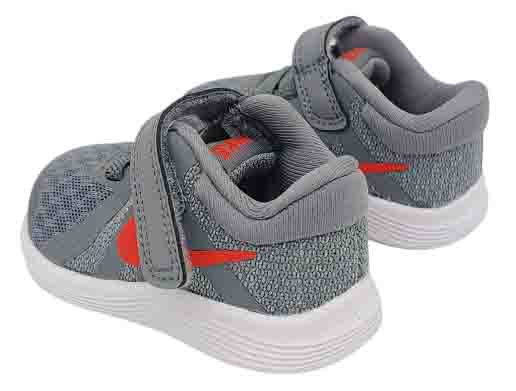 Buty  Dziecięce Nike Revolution 4 943304012  r. 17