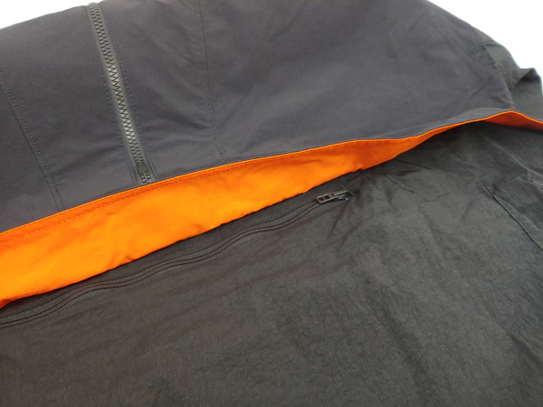 Kurtka Damska Nike NSW Revolution Czarna XS DX2321-010