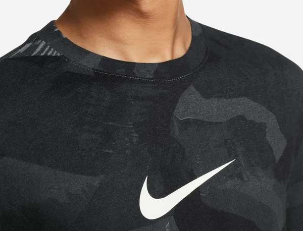 Męska Koszulka The Nike Tee Camo Dri-FIT DR7571-010 M