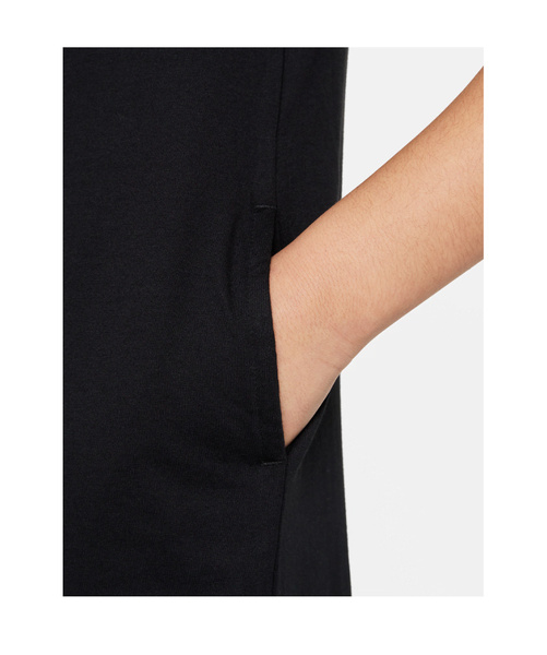 Czarna Sukienka T-shirtowa Dziewczęca Nike CU8375010 146 cm