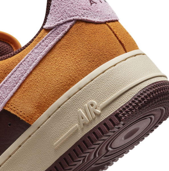 Pomarańczowo-Brązowe Buty Nike Air Force 1 DZ5629-800 44 Damskie