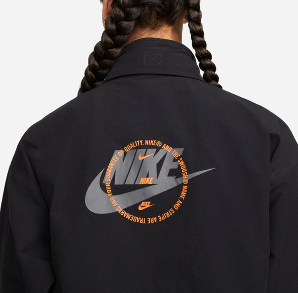 Kurtka Damska Nike NSW Revolution Sports Utility Loose Fit DX2321-010 XL
