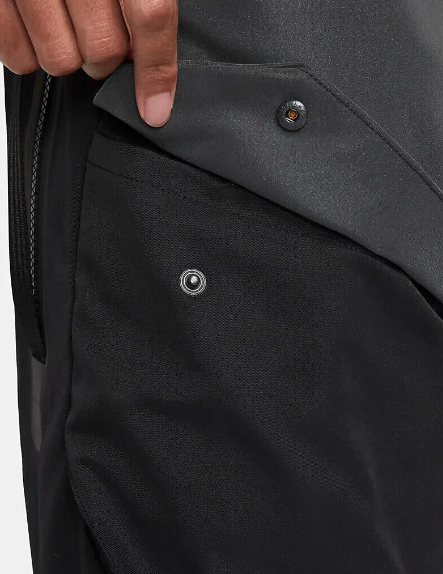 Czarne Spodnie Męskie Nike Tech Pack Cargo DO4884010 r. 34