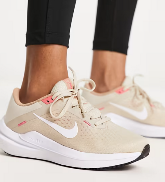 Beżowe Z Białym Logo Buty Nike Air Winflo 10 DV4023-100 42,5 Damskie