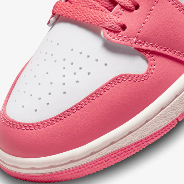 Buty damskie Nike Air Jordan 1 Mid Strawberries & Cream BQ6472-186 43