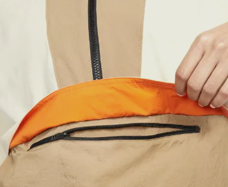 Kurtka Damska Nike NSW Revolution Sports Utility Loose Fit DX2321-258 XS