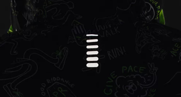 Czarna Kurtka Damska Under Armour 1362997-001 SM Run Packable