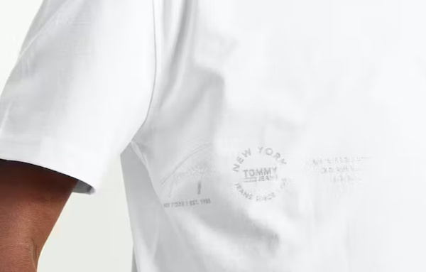 Tommy Jeans - Stylowa Bawełniana Koszulka - T-shirt Biały - DM0DM12555 YBR  - Rozmiar L