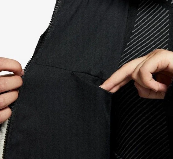 Czarna Kurtka Damska Nike Essentials Futrzana Oversize DO3791-010 L