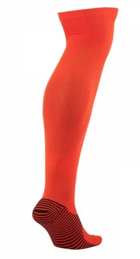 Czerwone Getry Piłkarskie Nike CV1956635 MatchFit S 34-38